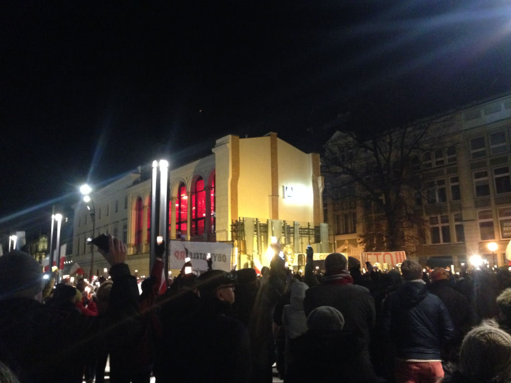 Łańcuch ludzi we Wrocławiu