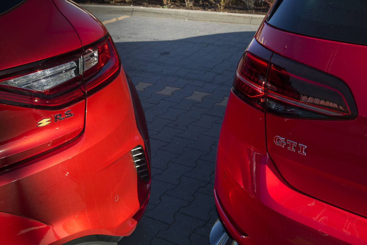 Renault Megane R.S. Trophy 1.8 TCe 300 KM EDC vs. Volkswagen Golf GTI TCR 2.0 TSI 290 KM DSG7