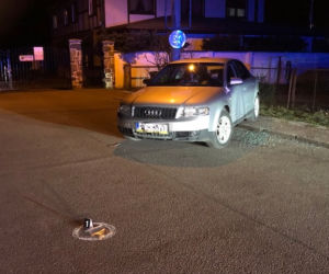 Ostróda. 19-letni kierowca próbował PRZEJECHAĆ POLICJANTA. Padły strzały [FOTO]