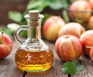 Moda na ocet jabłkowy wraca. Lekarze sprawdzili, czy pomaga w odchudzaniu