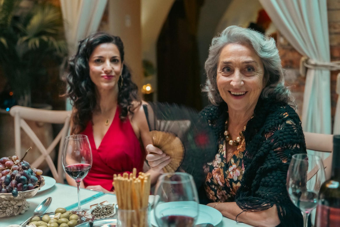 Felicita, odc. 16: Giulia (Oriana Celentano), Stell (Stefania Ciccarelli)