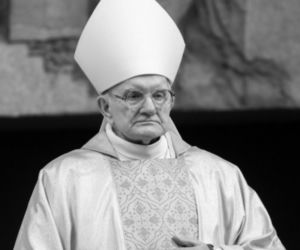 Zmarł ks. Jan Sobczak, niedawno rozpoczął 100 rok życia. Wzruszający gest kard. Krajewskiego