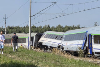Zderzenie pociągu z ciężarówką w Sokolnikach Suchych w gm. Wieniawa. Jedna osoba nie żyje [AKTUALIZACJA]