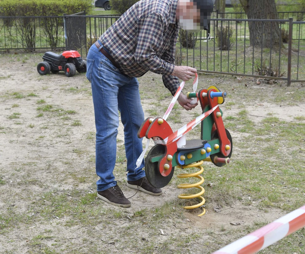 Plac zabaw grozy na Ursynowie. Rodzice drżą o własne dzieci 