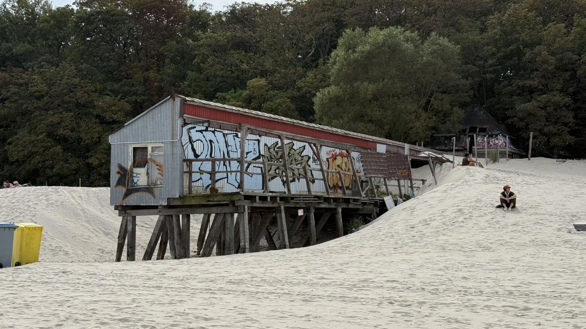 Ruina na plaży czyli zabytkowe kąpielisko Morskie Oko w Kołobrzegu