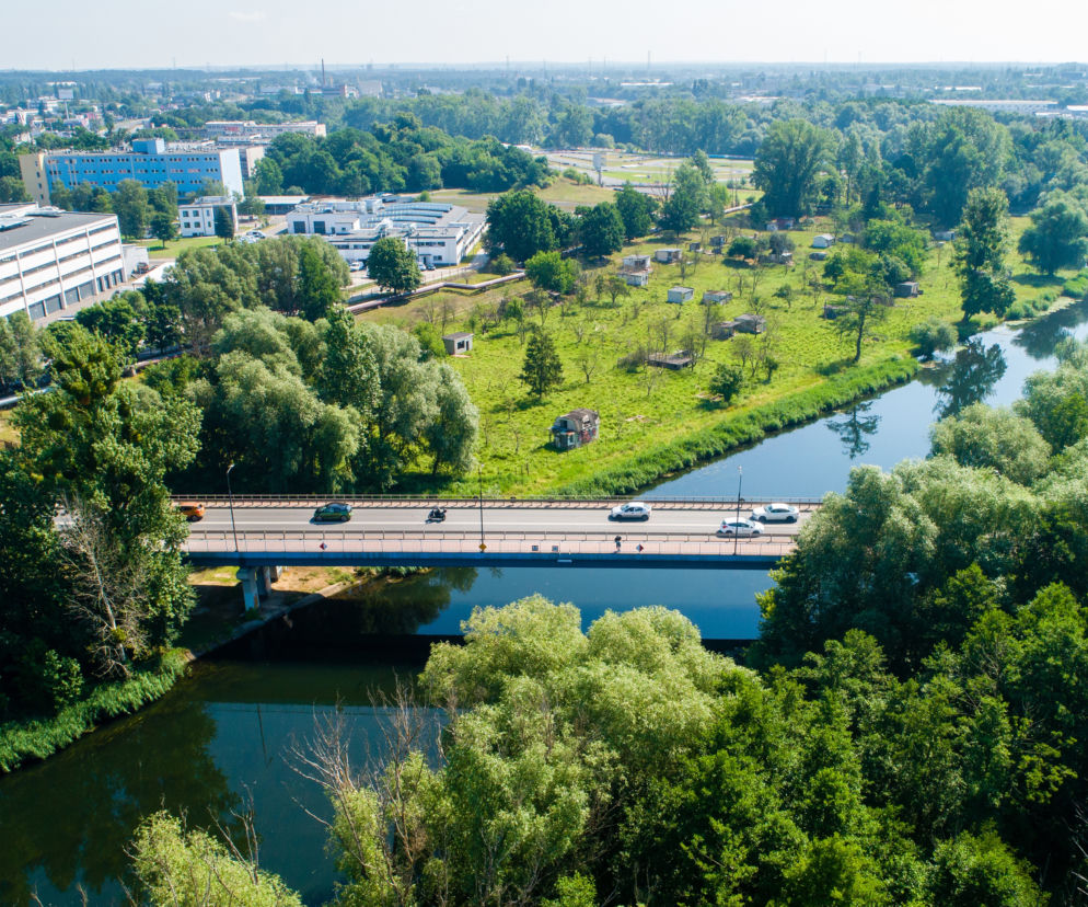 Budowa mostów nad Brdą