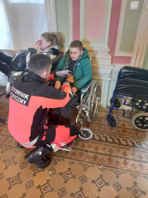 Ratownicy medyczni pomagają uchodźcom z Ukrainy [ZDJĘCIA]