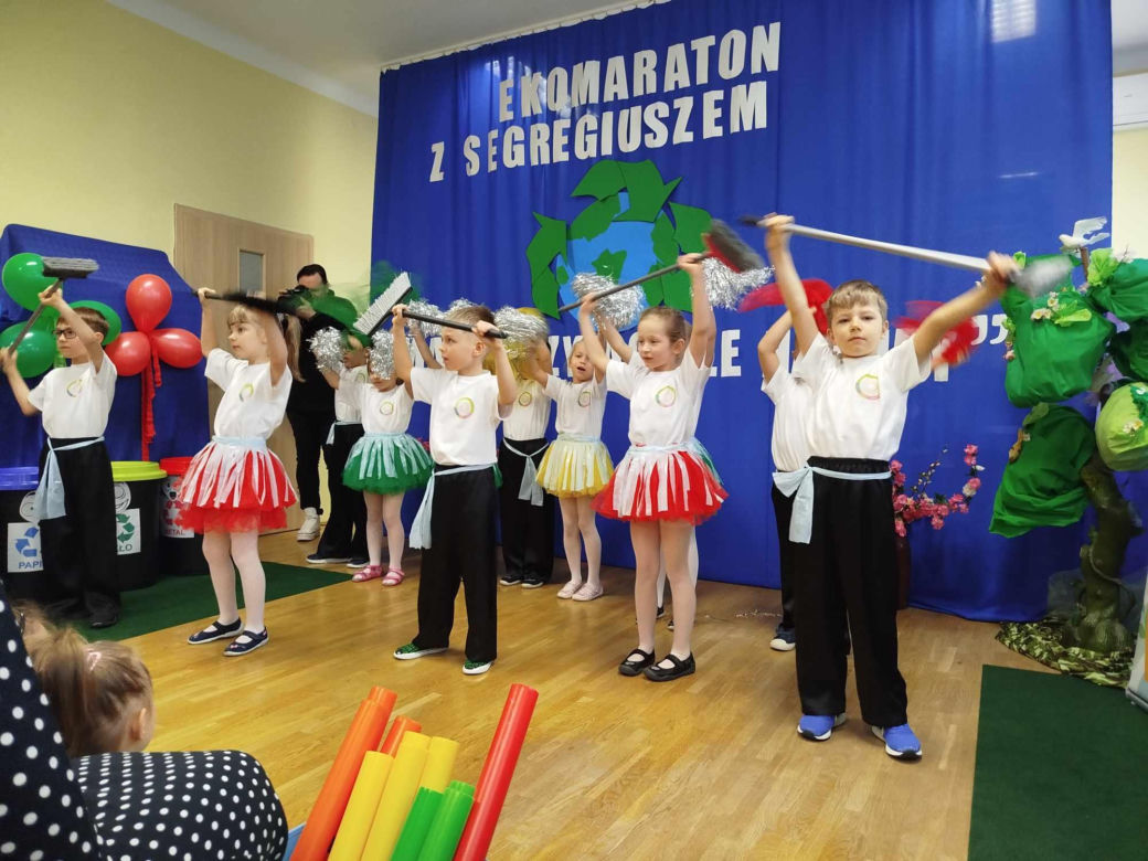 Program jest częścią projektu „EKOmaraton Siedlce z Segregiuszem” promującego edukację ekologiczną wśród najmłodszych poprzez zabawę