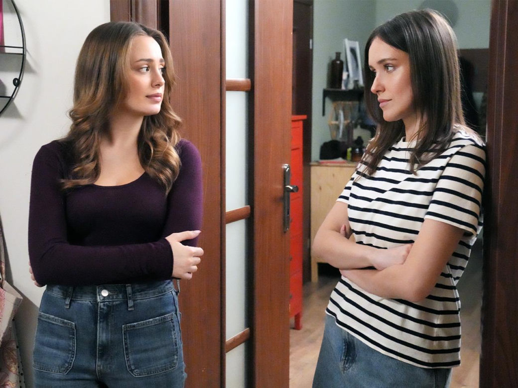 Barwy szczęścia, odcinek 3160: Oliwka (Wiktoria Gąsiewska), Madzia (Natalia Sierzputowska)