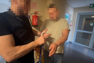 Ojciec podejrzany o seksualne wykorzystanie kilkuletniej córki. Sprawa wyszła na jaw po 10 latach