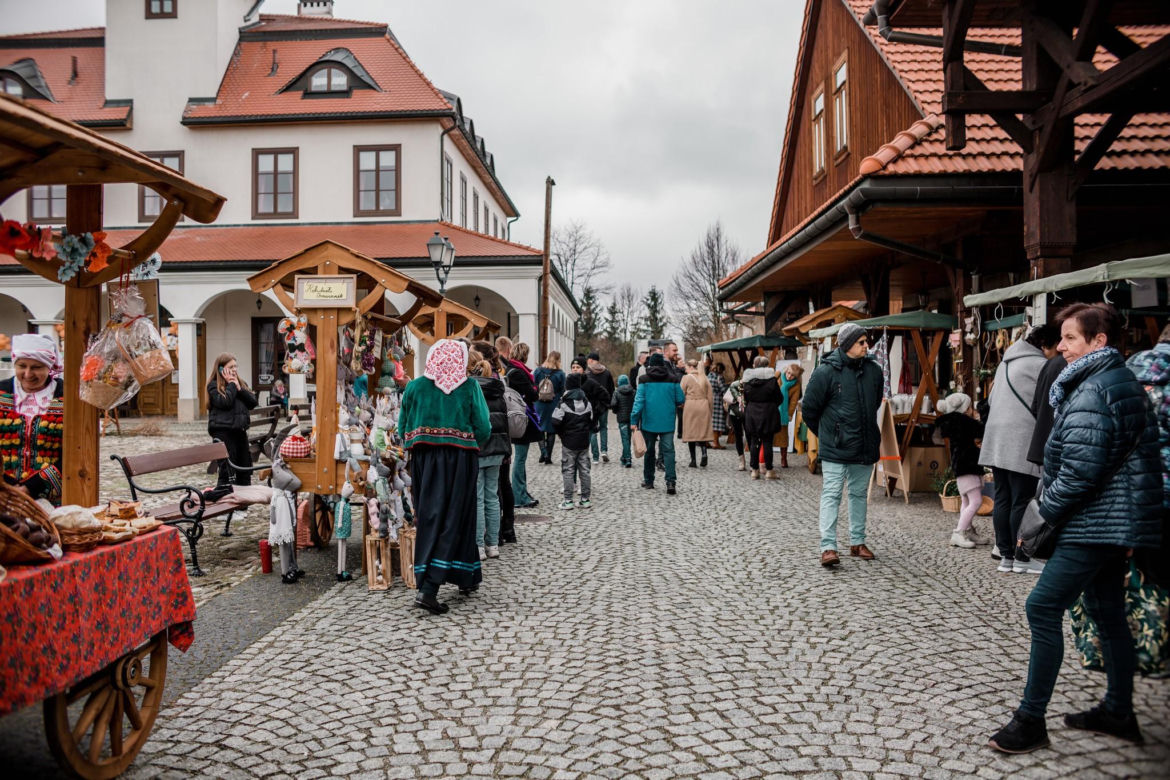W tym muzeum można poczuć się jak w XIX wieku. To największy skansen w Małopolsce 