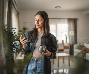 Smartphone pinky nie bierze się znikąd. Sprawdź, czy jesteś w grupie ryzyka 