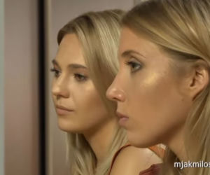 M jak miłość. Julka (Joanna Kuberska), Aga (Ina Sobala)