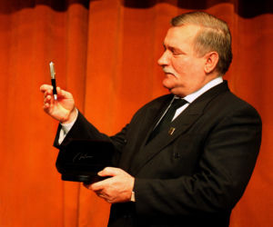Lech Wałęsa: W prezencie dostanę żonę