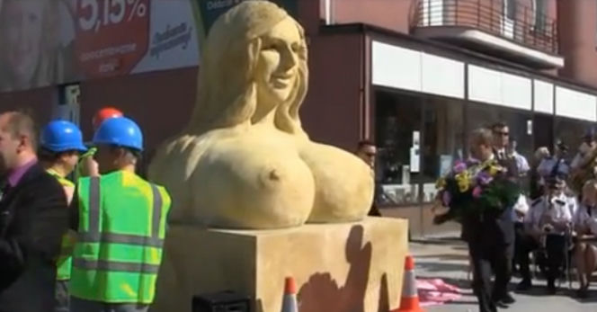 Odsłonięcie pomnika Dody