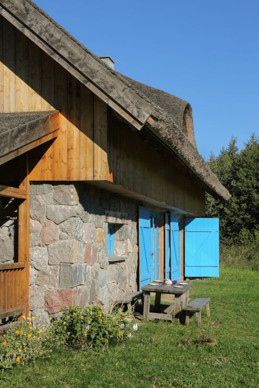 Dom kryty strzechą