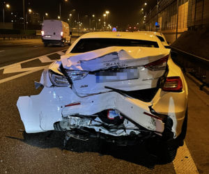 Dostawczak wbił się w piękne maserati