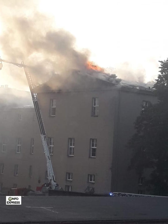 Lubliniec: W szkole wybuchł GROŹNY POŻAR! Akcja ma trwać nawet kilka godzin