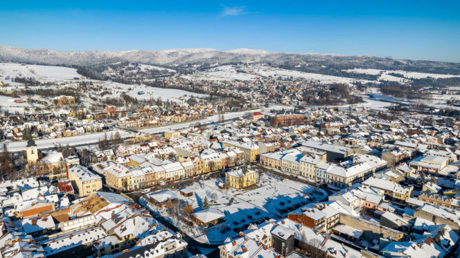 Odkryj przepiękne miasto w Polsce. Niedoceniane, a zapierające dech w piersiach. Odkryj Nowy Targ 