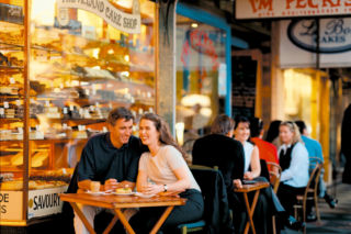Groszowa opłata za ogródki gastronomiczne? Pomysł popierają stołeczni radni