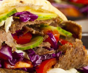 Najlepsze kebabownie w mieście! Sprawdźcie TOP 10 najlepszych kebabów w Warszawie [RANKING]