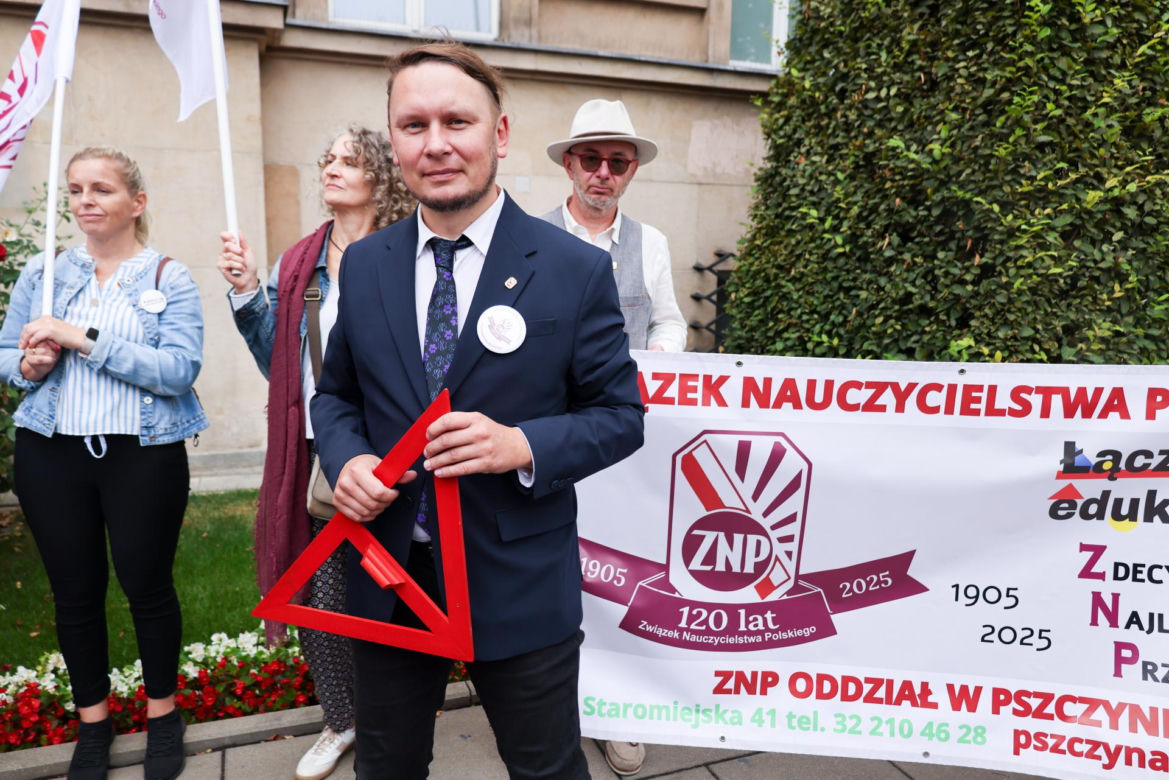 Protest ZNP przed Ministerstwem Edukacji