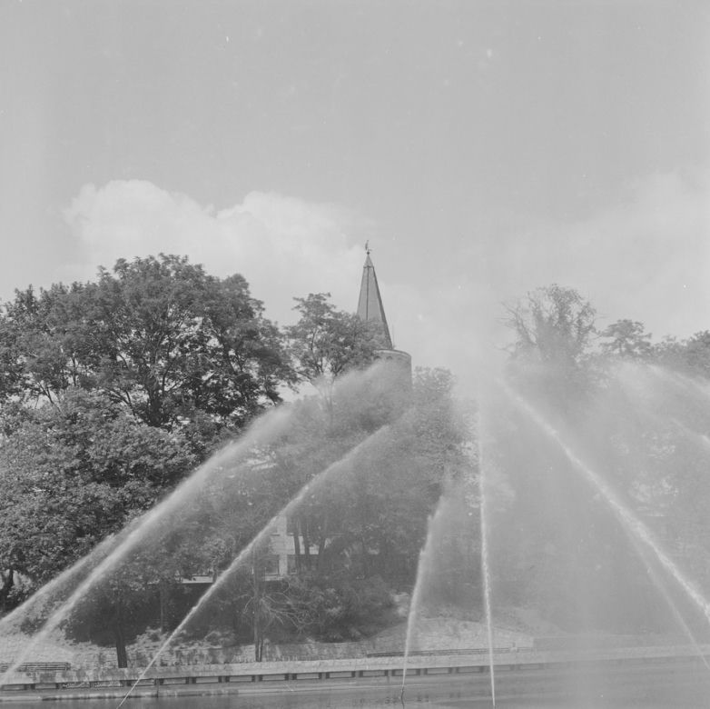Fontanna na Stawku Barlickiego, 1976-06 