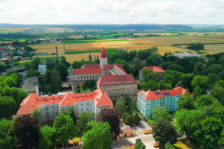 12 mln zł na zabytkowe „Miasteczko Miłosierdzia”. Historyczny pawilon przejdzie gruntowną metamorfozę