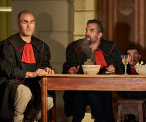 Legenda o Czarciej Łapie na Placu Litewskim. Zobaczcie zdjęcia!