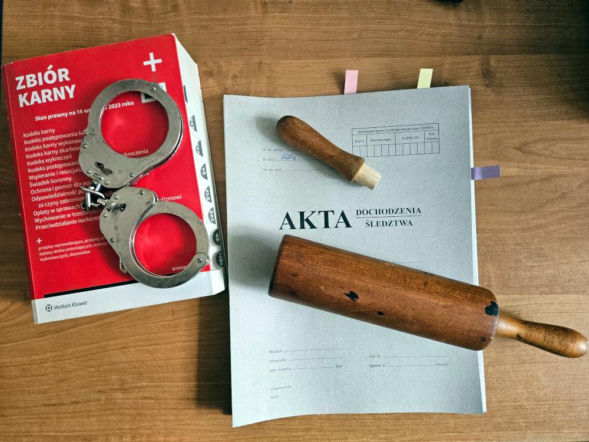 57-latka zaatakowała wałkiem nową partnerkę byłego chłopaka. Grozi jej więzienie