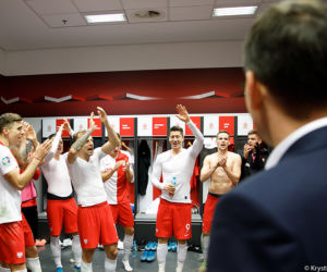 Premier Mateusz Morawiecki w szatni reprezentacji Polski