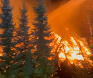 Dramat na weselu. 100 osób uciekało z płonącej karczmy. Ogień objął cały budynek