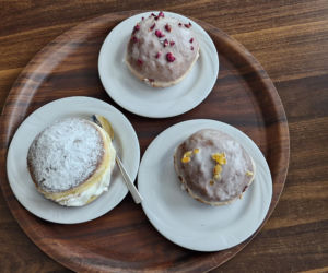 Pączki od ojca Rydzyka przyjechały z daleka