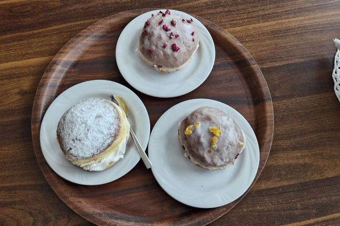 Pączki od ojca Rydzyka przyjechały z daleka