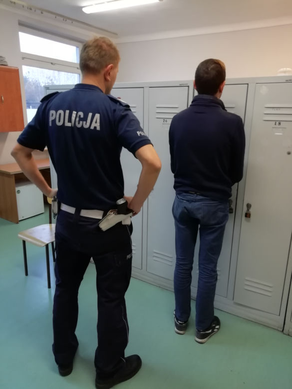 Jechał do pracy, miał ponad 4 PROMILE. Jego tico nie wyrobiło na zakręcie 