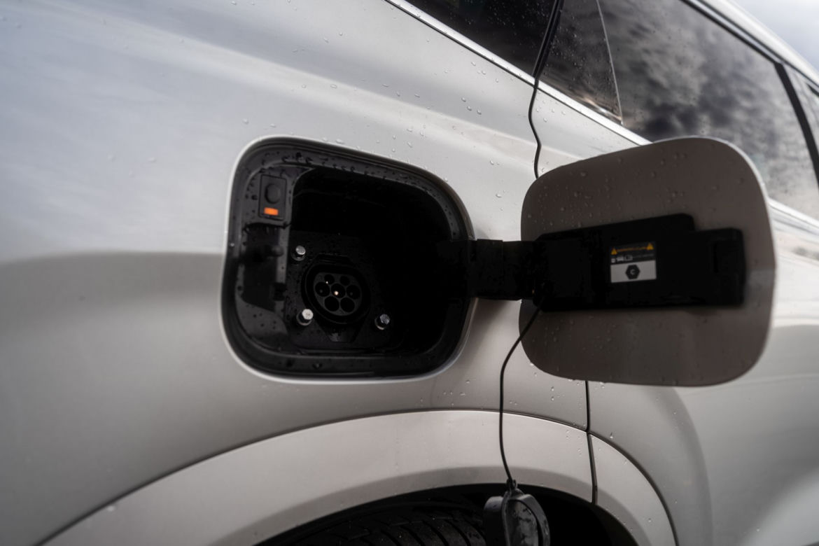 Hyundai Santa Fe 1.6 T-GDI PHEV 6AT 4WD Platinum