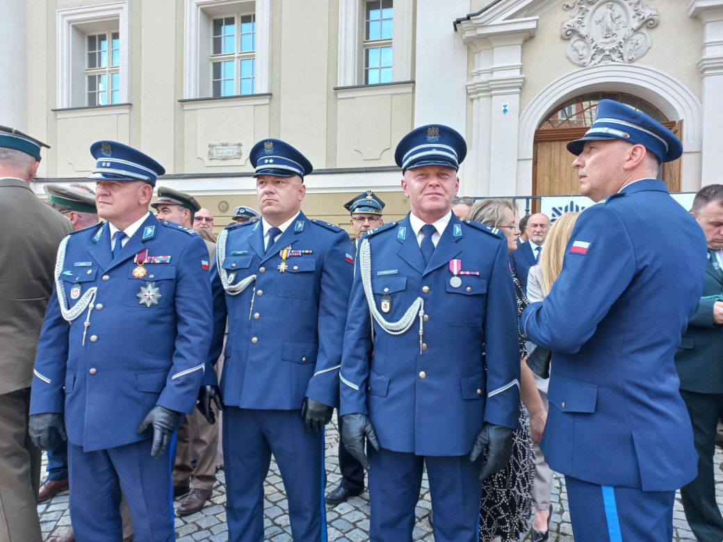 Trwają obchody Święta Policji w Lesznie. Świętują policjanci i policjantki