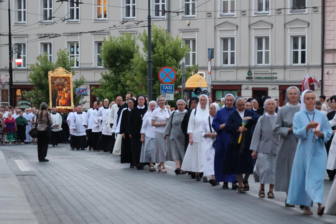 76. rocznica Cudu Lubelskiego. Procesja różańcowa w centrum Lublina