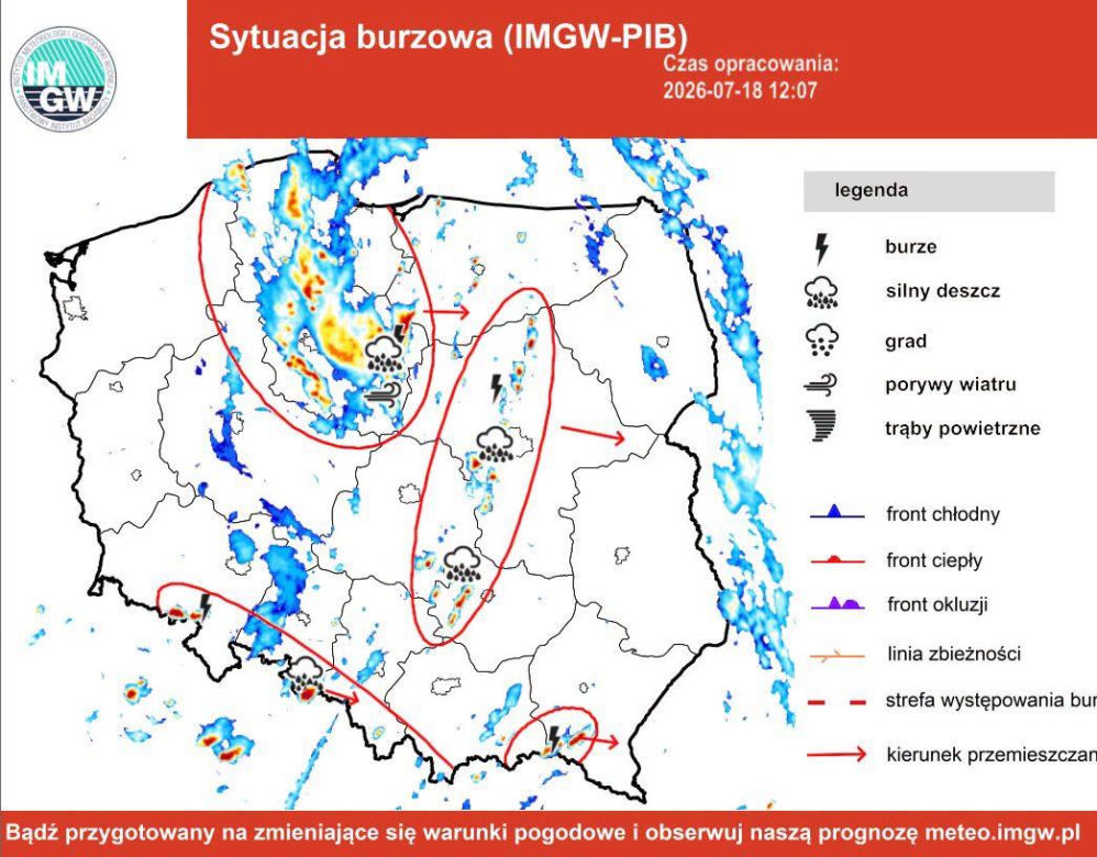 Bydgoszcz pod wodą po gwałtownej burzy. Zalane ulice, kilkadziesiąt interwencji