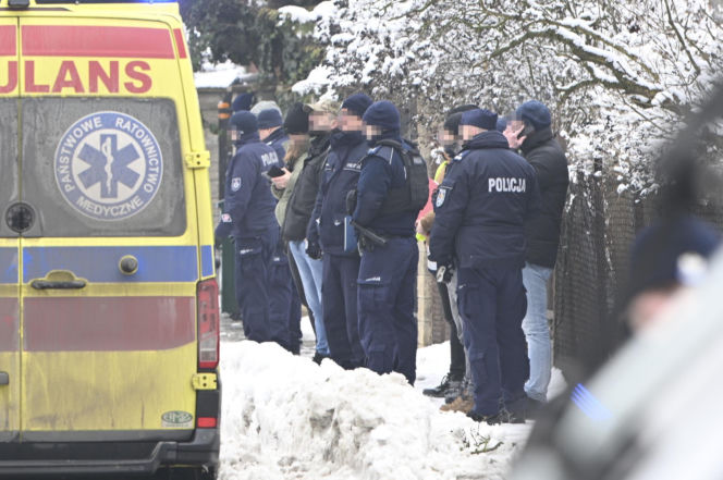 Zwłoki małżeństwa na Targówku. Świadkowie o szturmie antyterrorystów: "W życiu czegoś takiego nie widziałem"