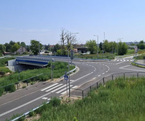 Jest o 6 metrów szerszy od poprzednika. Nowy most i 700 metrów dróg gotowe