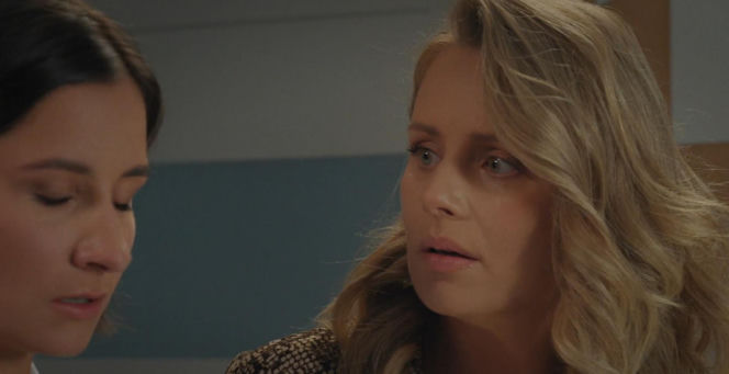 M jak miłość odc. 1931. Agnes (Amanda Mincewicz), Judyta (Paulina Chruściel)