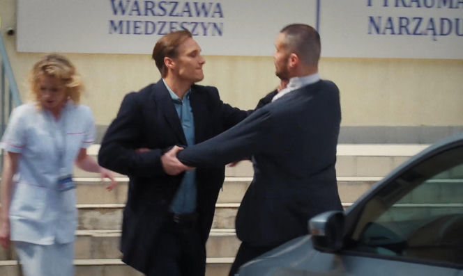 M jak miłość. Olek rzuci się na natarczywego Sowińskiego! Stanie w obronie kochanki w nowym sezonie - ZWIASTUN