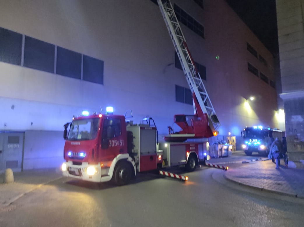 Ogromna akacja straży pożarnej, kilkanaście wozów pod Galerią Wileńską. Co się dzieje?