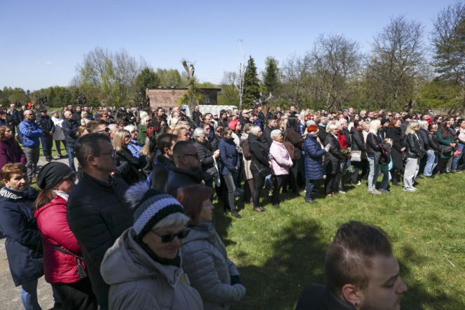Poświęcił im swoją kampanię wyborczą. Przyszły na pogrzeb Łukasza Litewki. Oczy od razu się zaszkliły