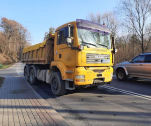 Czerniec. Koło ODPADŁO od ciężarówki! Trafiło w inny pojazd