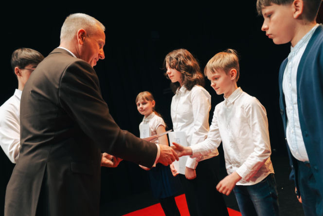 Najzdolniejsi uczniowie odebrali stypendia Prezydenta Miasta Siedlce