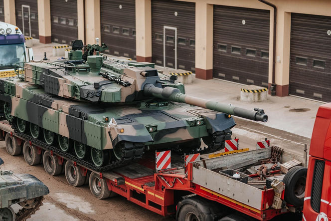 Ostatnia dostawa Czarnych kotów. Czołgi K2 w trafiła do 15. Brygady Zmechanizowanej