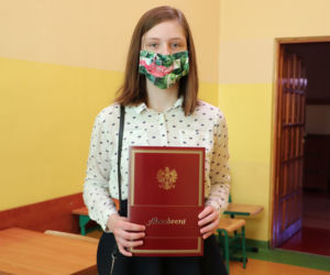 Koniec roku szkolnego! Jak wyglądało rozdawanie świadectw w Kaliszu? [ZDJĘCIA] 