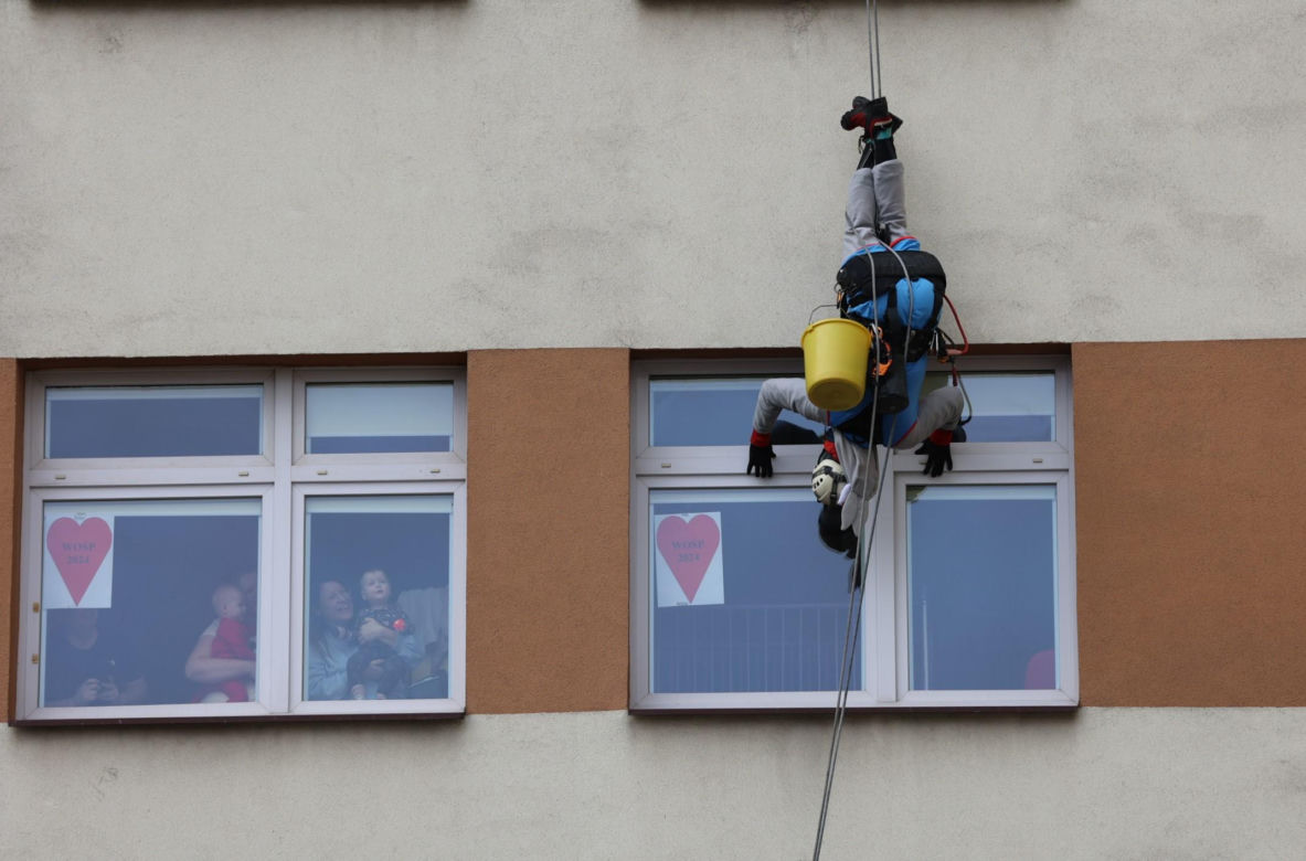 Alpiniści dla WOŚP dali radość małym pacjentom z Uniwersyteckiego Szpitala Dziecięcego w Lublinie